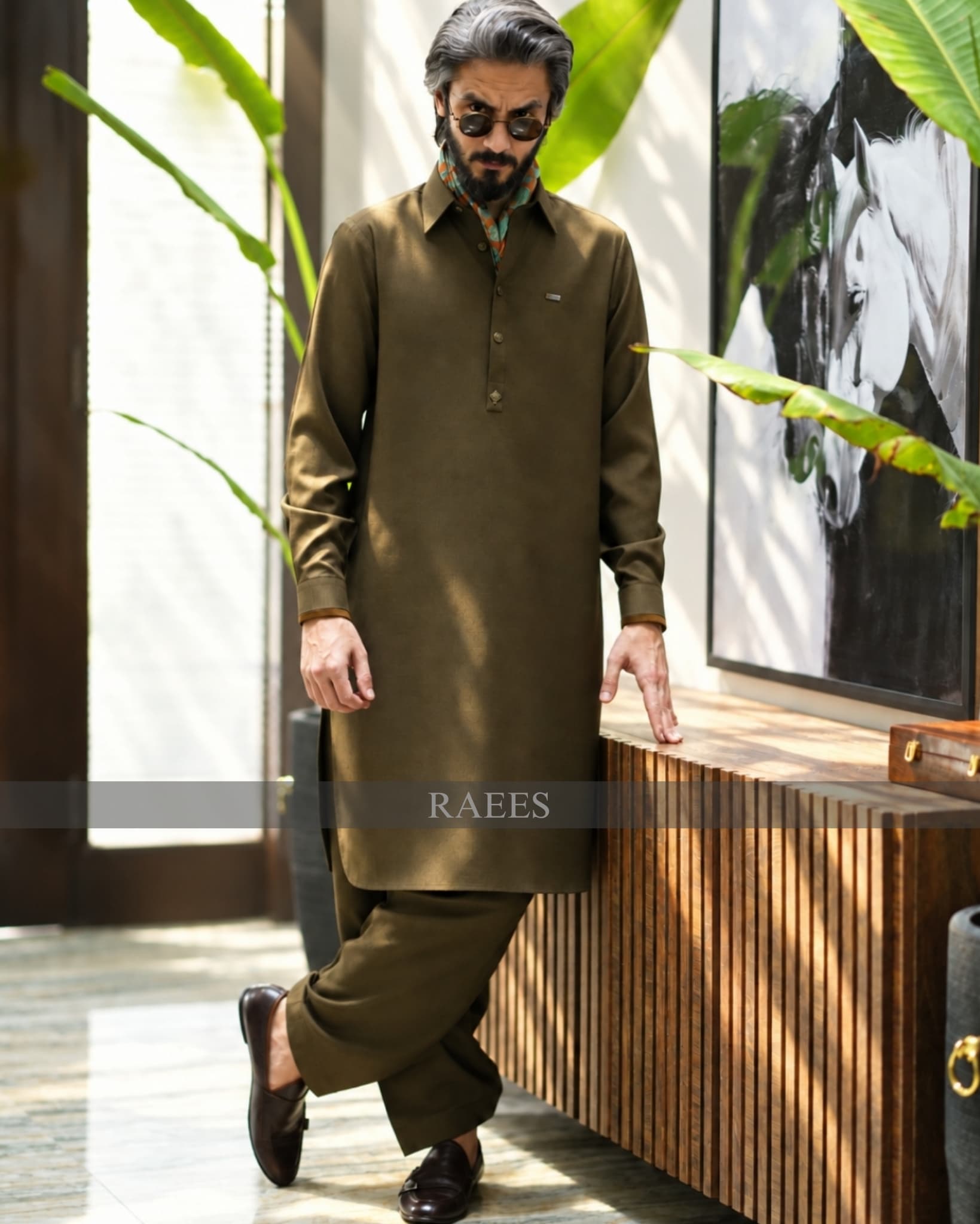 Raees Cavalier Sand Crest